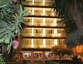 Отель Hotel Oasis Plaza  Бенидорм
